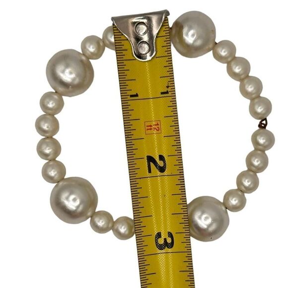 Beaded bracelet faux pearls slip on - Picture 2 of 5